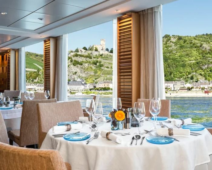 Restaurants, Bars & Cafés on Viking Annar